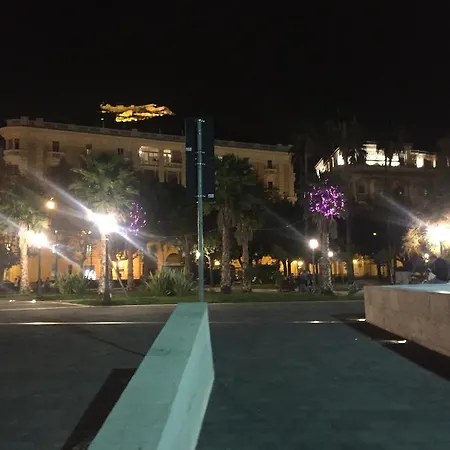 Piazza Alario Lejlighed *